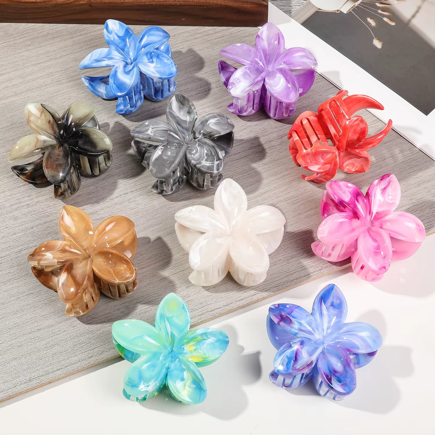 Flower Hair Claw Clips 4PCS Big Cute Jaw Clips for Women Girls Thick Hair Large Daisy Clips Non Slip Strong Hold 4 Colors