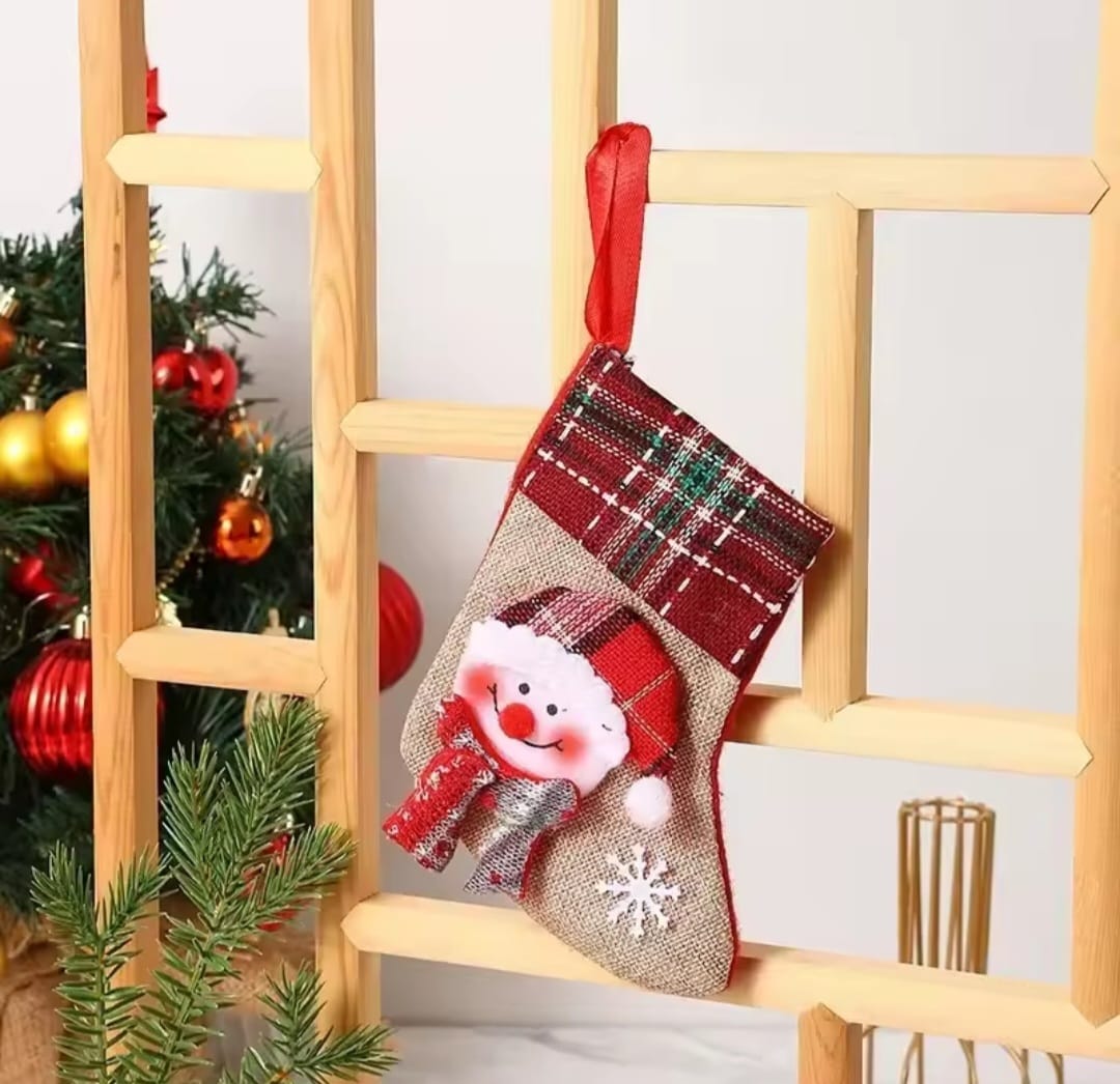 1pc New Christmas Decoration Supplies Santa Claus Small Socks Christmas Tree Hanging Christmas Socks Gift Bags Christmas Bags