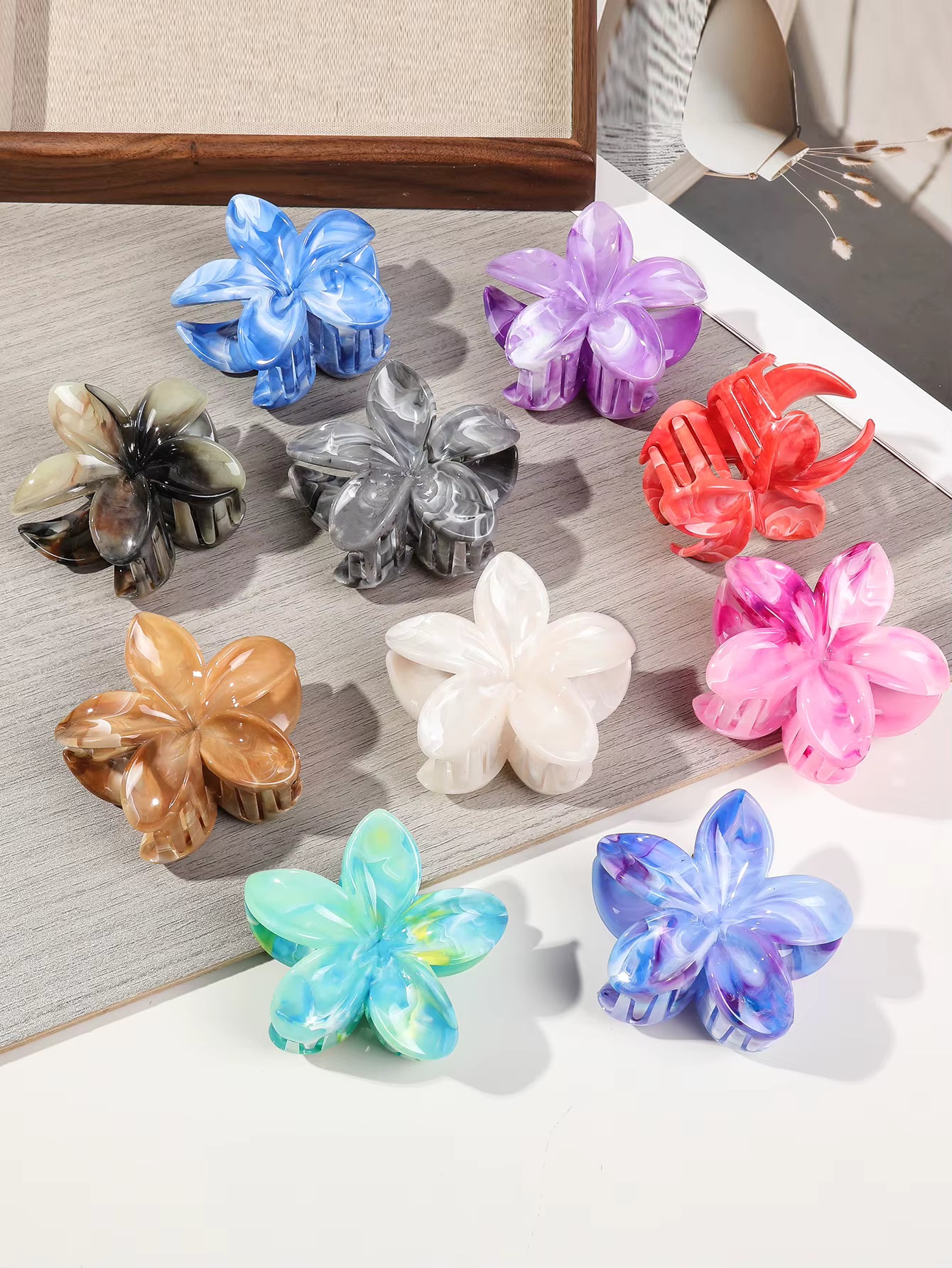 Flower Hair Claw Clips 4PCS Big Cute Jaw Clips for Women Girls Thick Hair Large Daisy Clips Non Slip Strong Hold 4 Colors