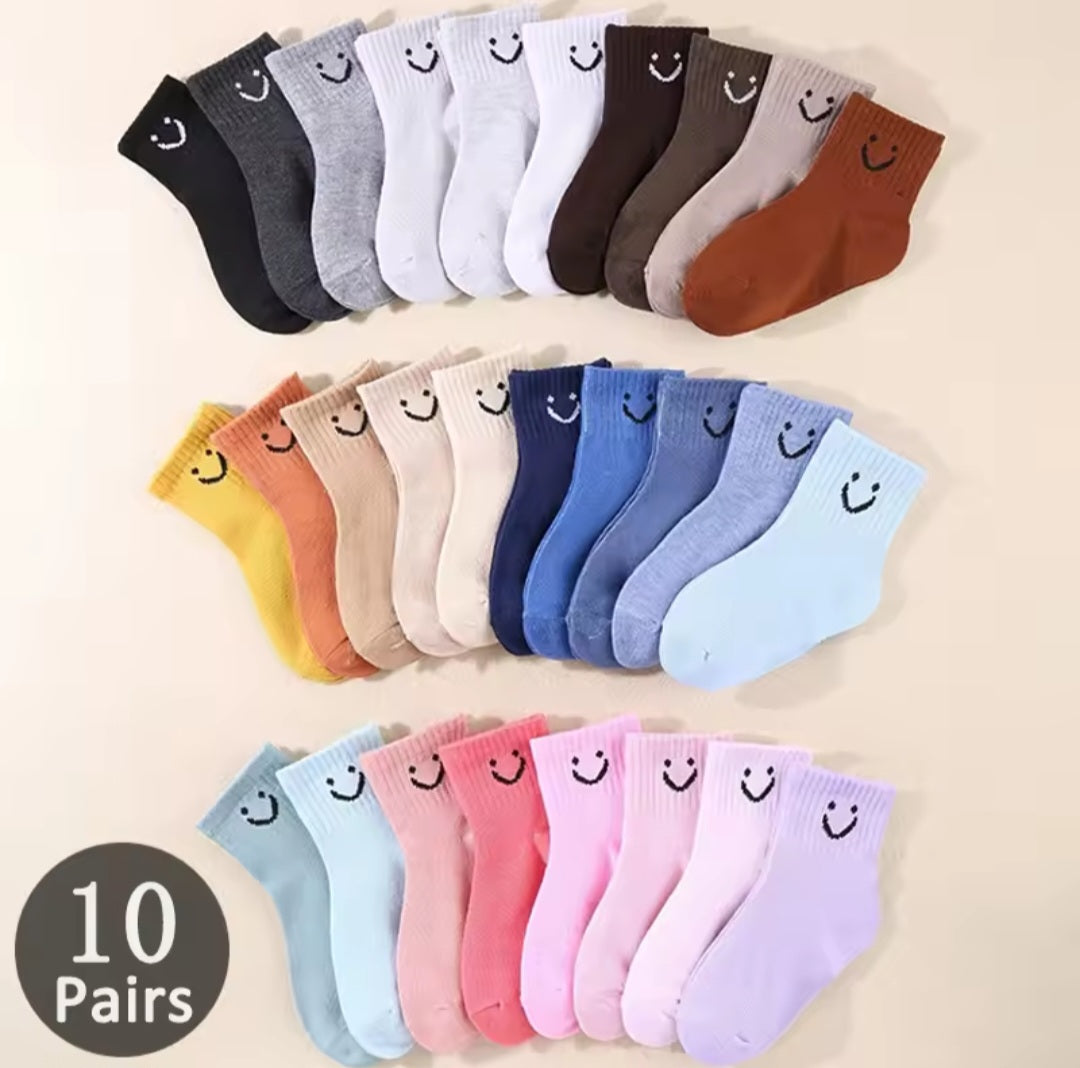 10 pairs of cute solid-color smiling face pattern children's mid-calf socks, suitable for boys and girls socks