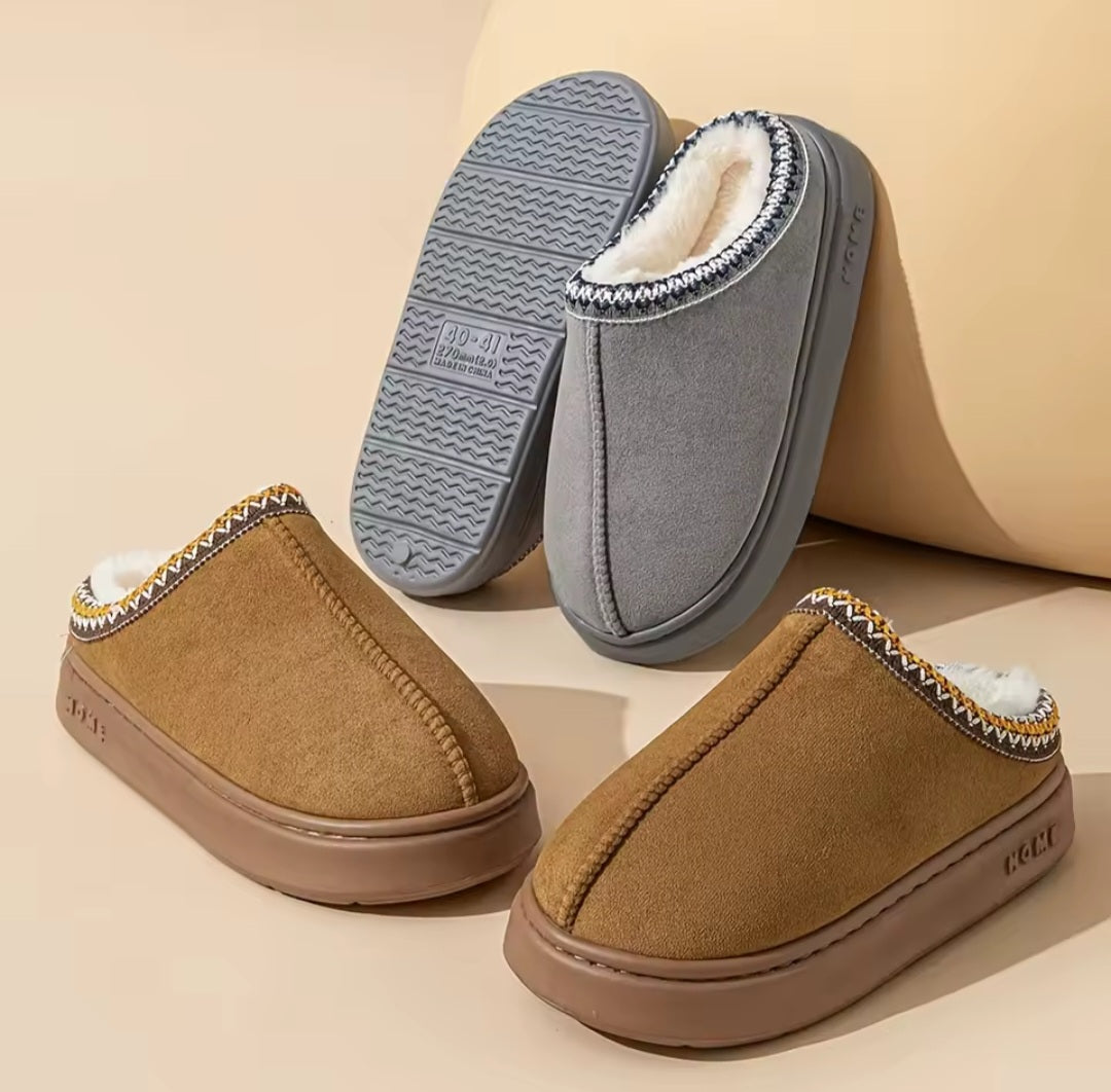 Women's Comfort Lined Slippers Soft Sole Winter Warm Indoor Outdoor Shoes Elegant Couple Slippers