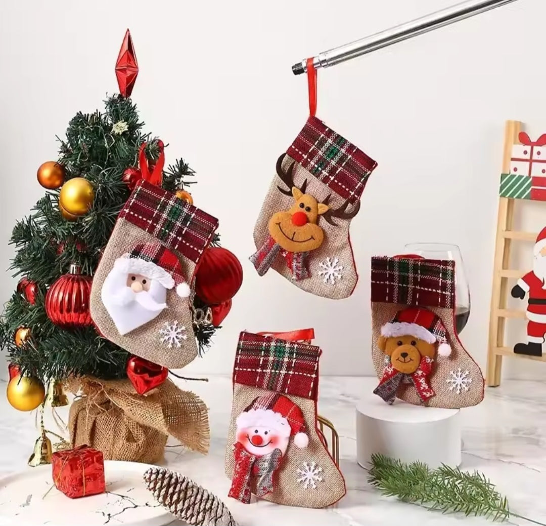 1pc New Christmas Decoration Supplies Santa Claus Small Socks Christmas Tree Hanging Christmas Socks Gift Bags Christmas Bags
