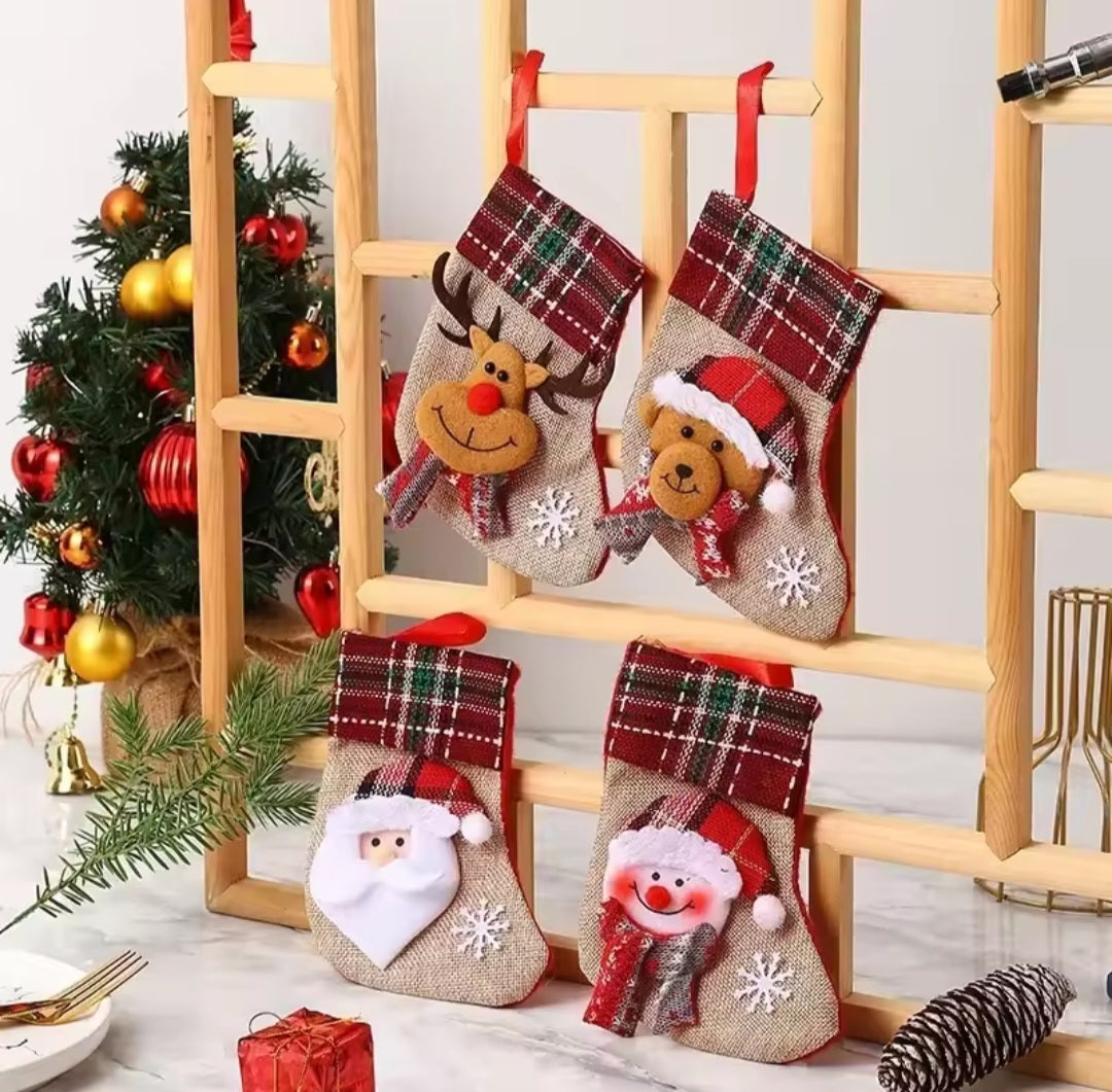 1pc New Christmas Decoration Supplies Santa Claus Small Socks Christmas Tree Hanging Christmas Socks Gift Bags Christmas Bags