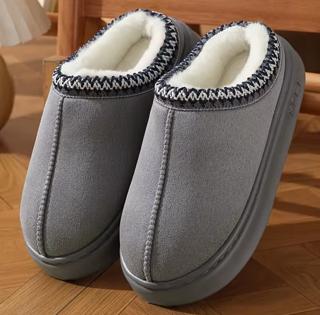 Women's Comfort Lined Slippers Soft Sole Winter Warm Indoor Outdoor Shoes Elegant Couple Slippers