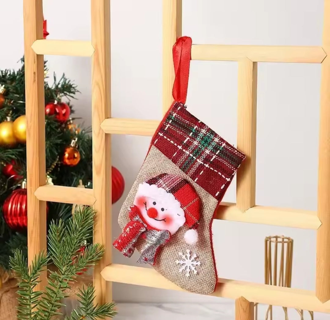 1pc New Christmas Decoration Supplies Santa Claus Small Socks Christmas Tree Hanging Christmas Socks Gift Bags Christmas Bags