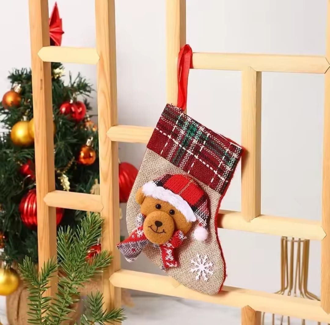 1pc New Christmas Decoration Supplies Santa Claus Small Socks Christmas Tree Hanging Christmas Socks Gift Bags Christmas Bags